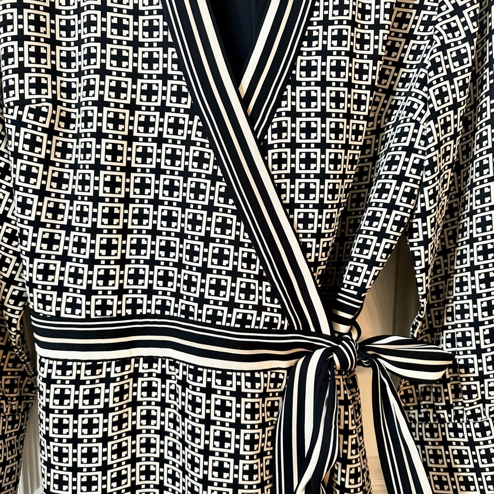Black and White Geometric Patterned Wrap Dress